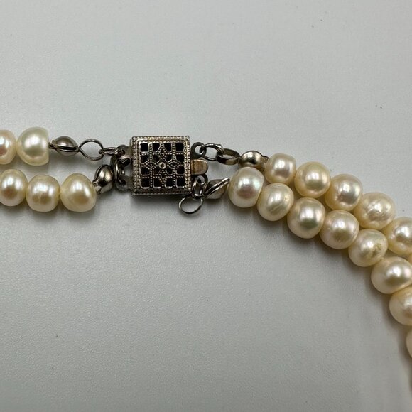 Vintage Faux Pearl Necklace 14/20 GF Clasp Double Strand Green Accent Bead 14.5" - Picture 5 of 11